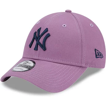 New Era Curved Brim Navy Blue Logo 9FORTY League Essential New York Yankees MLB Purple Adjustable Cap