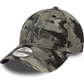 New Era Curved Brim 9FORTY All Over Print Painted New York Yankees MLB Camouflage Adjustable Cap