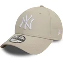 new-era-curved-brim-white-logo-9forty-league-essential-new-york-yankees-mlb-beige-adjustable-cap