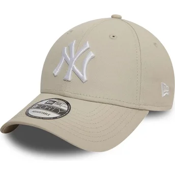 New Era Curved Brim White Logo 9FORTY League Essential New York Yankees MLB Beige Adjustable Cap