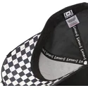capslab-wile-e-coyote-loo12-wil-looney-tunes-black-trucker-hat