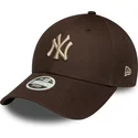 new-era-curved-brim-women-9forty-league-essential-new-york-yankees-mlb-brown-adjustable-cap-with-beige-logo