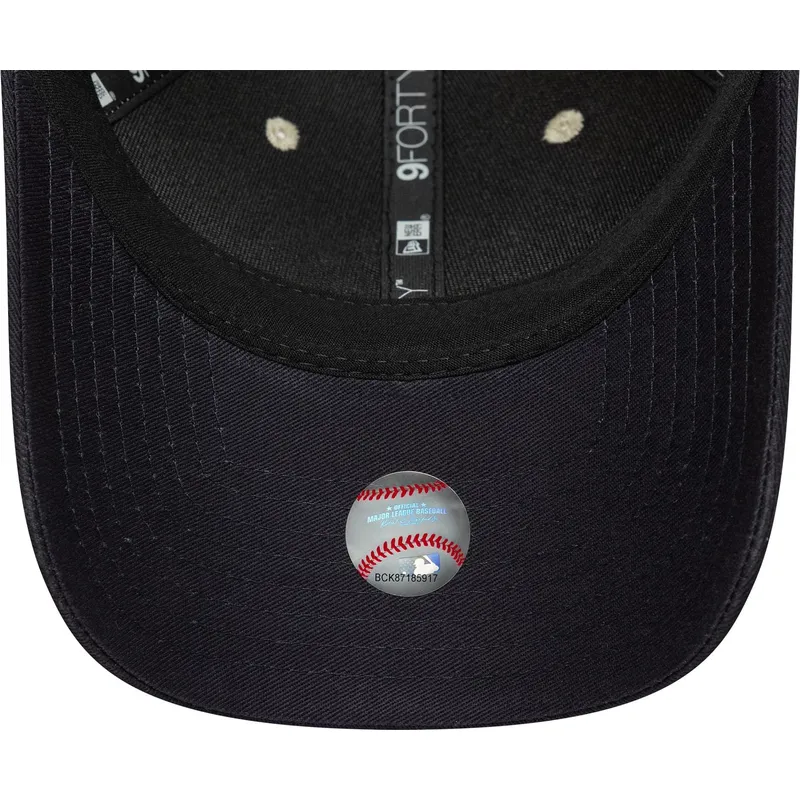 new-era-curved-brim-9forty-m-crown-new-york-yankees-mlb-beige-and-navy-blue-snapback-cap