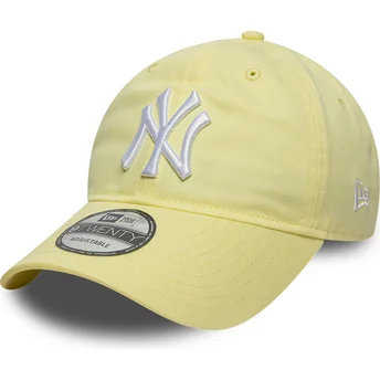 New Era Curved Brim 9TWENTY League Essential New York Yankees MLB Light Yellow Adjustable Cap