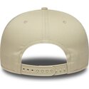 new-era-flat-brim-white-logo-9fifty-league-essential-new-york-yankees-mlb-beige-snapback-cap