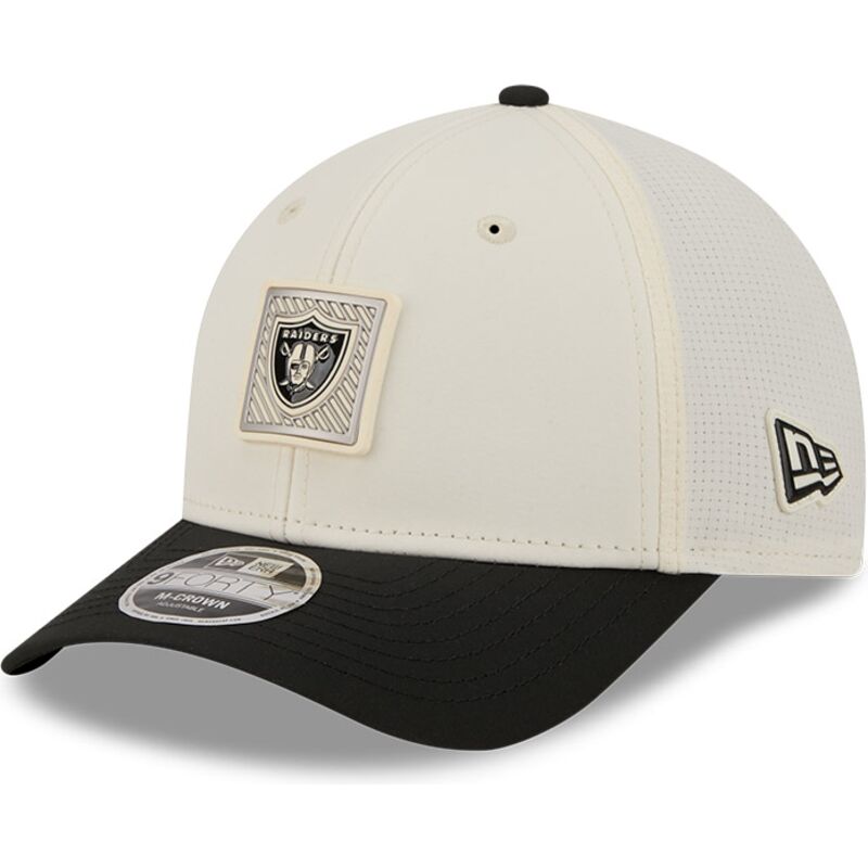 new-era-curved-brim-9forty-m-crown-training-pack-2026-las-vegas-raiders-nfl-beige-and-black-snapback-cap