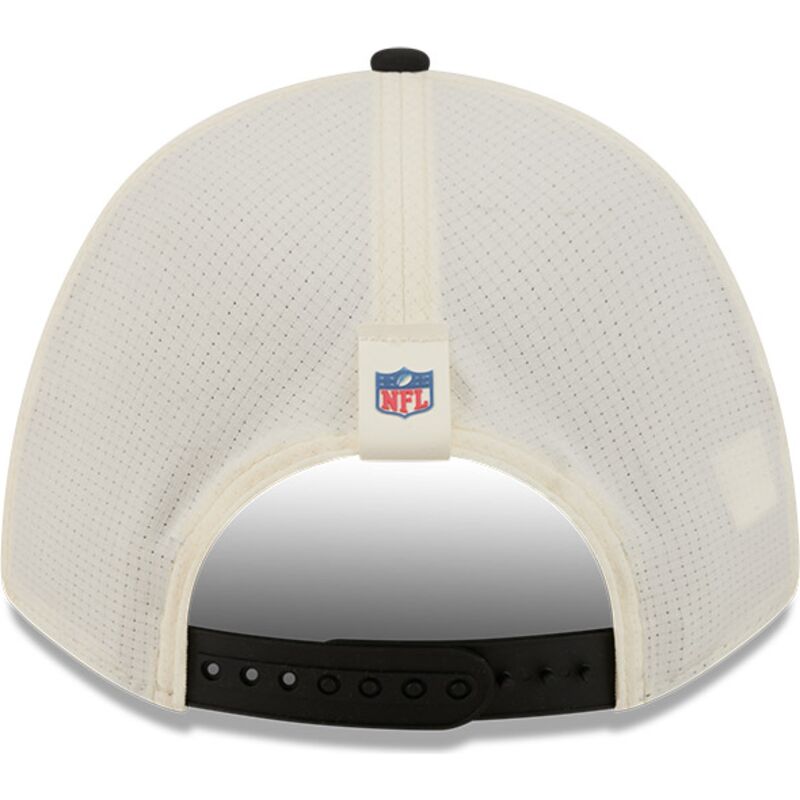 new-era-curved-brim-9forty-m-crown-training-pack-2026-las-vegas-raiders-nfl-beige-and-black-snapback-cap