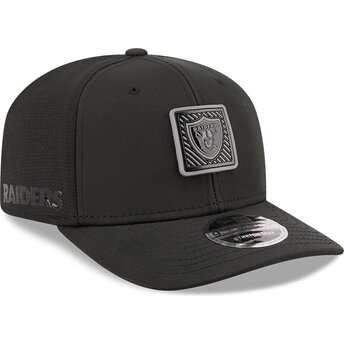 New Era Curved Brim 9SEVENTY Stretch Snap Training Pack 2026 Las Vegas Raiders NFL Black Snapback Cap
