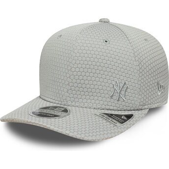 New Era Curved Brim Grey Logo 9SEVENTY Stretch Snap Mesh Flawless New York Yankees MLB Grey Snapback Cap