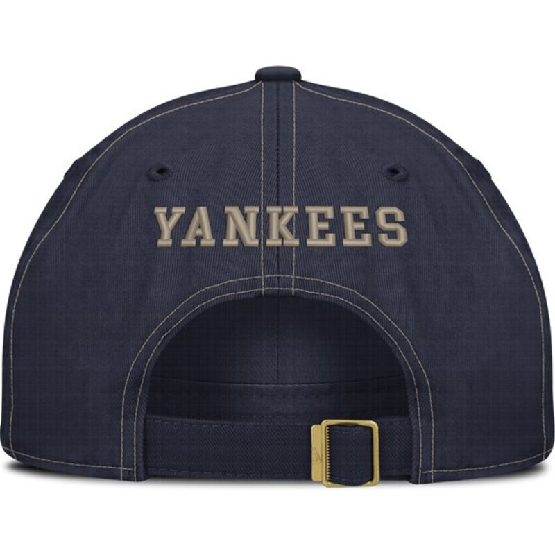 nike-curved-brim-fathers-day-club-unstructured-organic-cotton-new-york-yankees-mlb-navy-blue-adjustable-cap-with-beige-logo nike-curved-brim-fathers-day-club-unstructured-organic-cotton-new-york-yankees-mlb-navy-blue-adjustable-cap-with-beige-logo