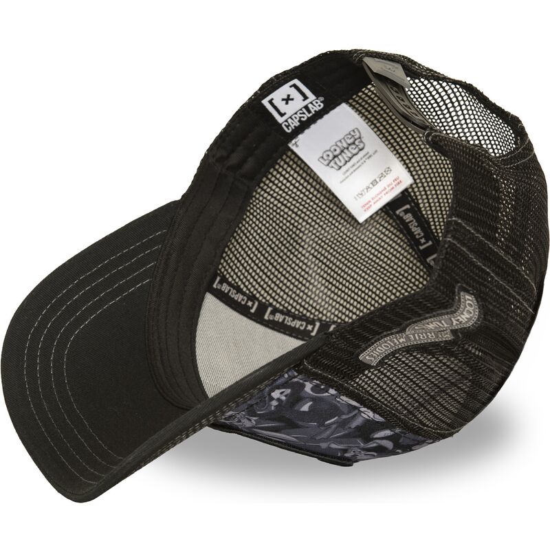 capslab-bugs-bunny-and-daffy-duck-loo14-duo-looney-tunes-black-trucker-hat