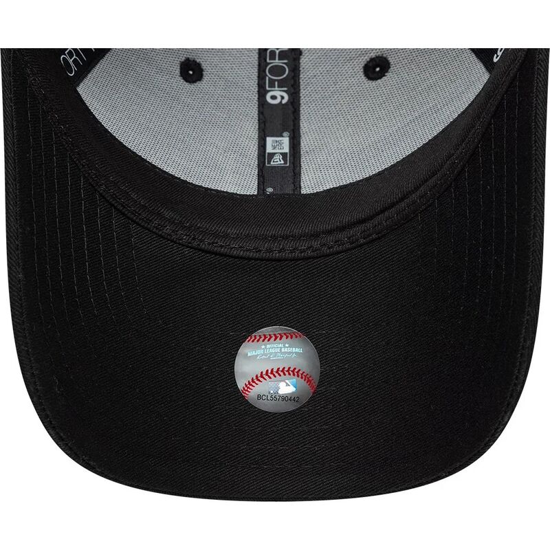 new-era-curved-brim-women-9forty-infill-new-york-yankees-mlb-black-adjustable-cap-with-beige-logo