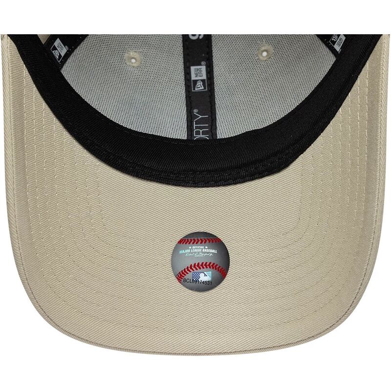 new-era-curved-brim-women-9forty-fruit-icon-strawberry-new-york-yankees-mlb-beige-adjustable-cap