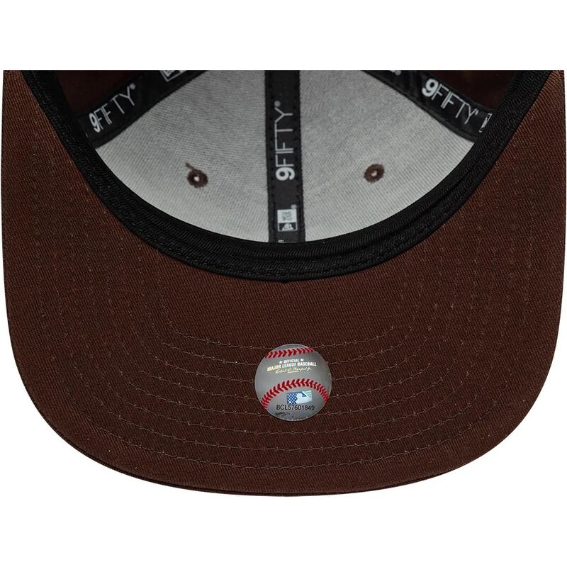 new-era-flat-brim-9fifty-original-fit-league-essential-new-york-yankees-mlb-brown-snapback-cap new-era-flat-brim-9fifty-original-fit-league-essential-new-york-yankees-mlb-brown-snapback-cap