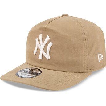New Era Curved Brim 19TWENTY Precurved New York Yankees MLB Beige Snapback Cap