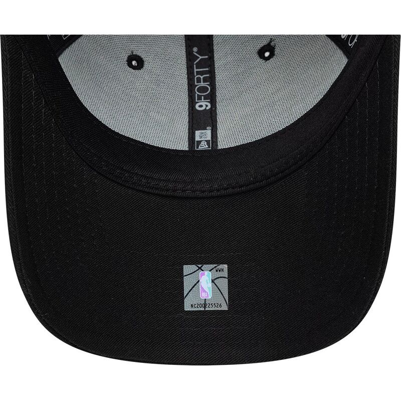 new-era-curved-brim-black-and-grey-logo-9forty-team-outline-chicago-bulls-nba-black-adjustable-cap