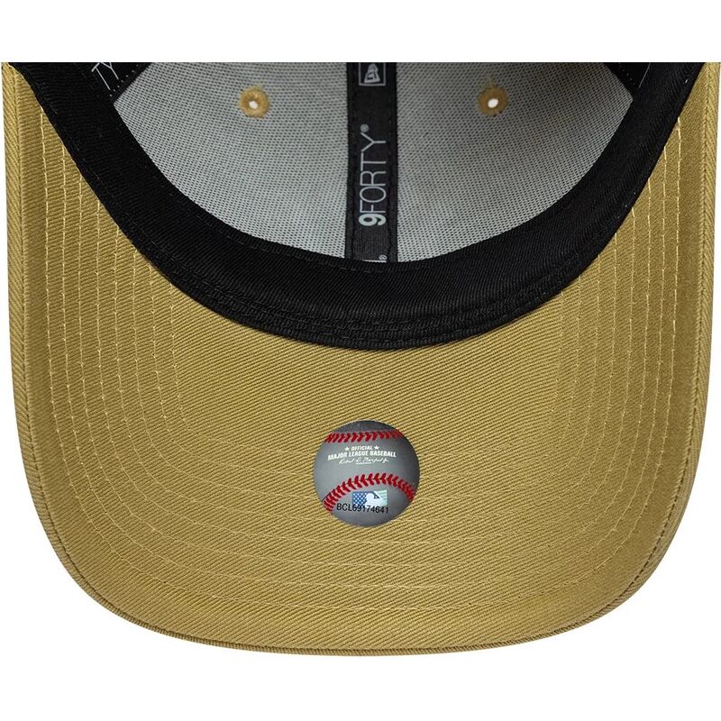 new-era-curved-brim-9forty-league-essential-new-york-yankees-mlb-khaki-adjustable-cap new-era-curved-brim-9forty-league-essential-new-york-yankees-mlb-khaki-adjustable-cap